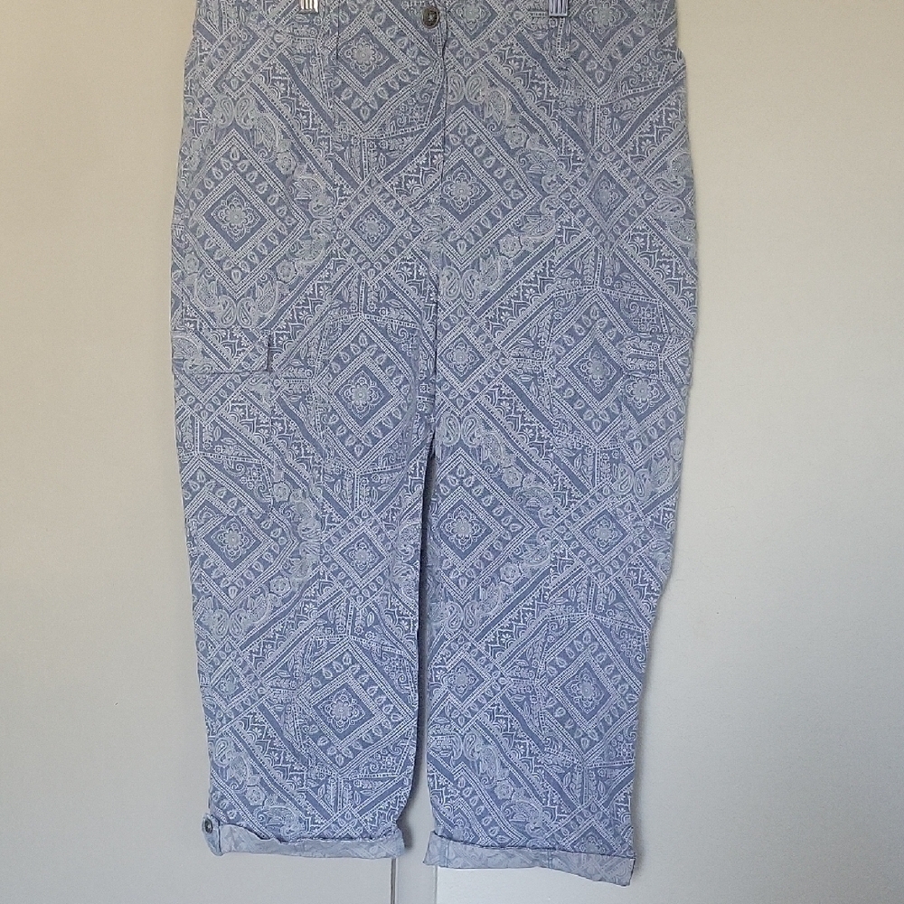 Chico's Women's Blue Pands  Cargo Capri Crop Size 8